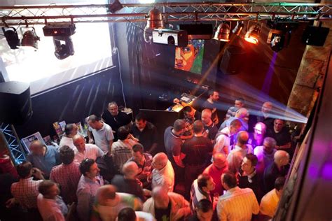 bar gay en sevilla|5 Pubs de ambiente gay en Sevilla